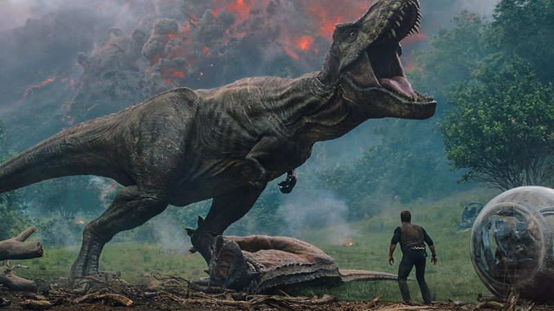 Los dinosuarios siembran el terror en la nueva entrega de 'Jurassic World'