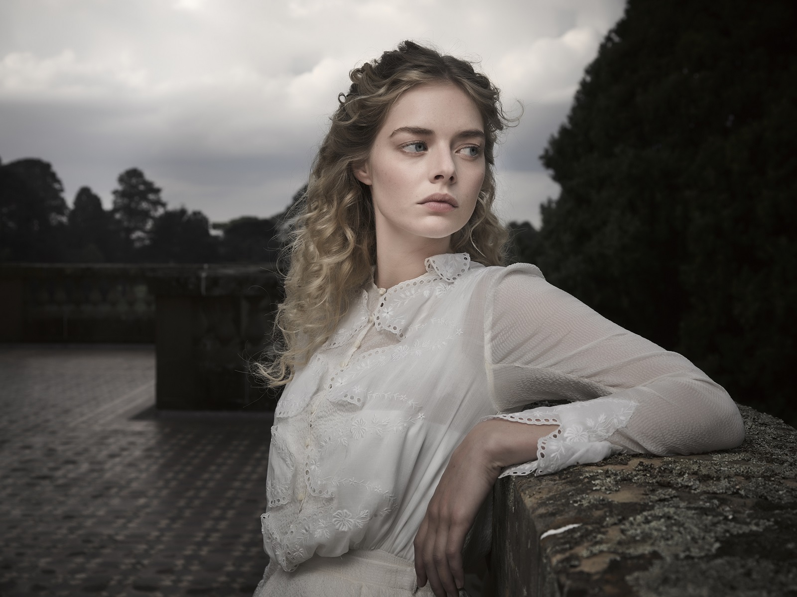 Samara Weaving es Irma