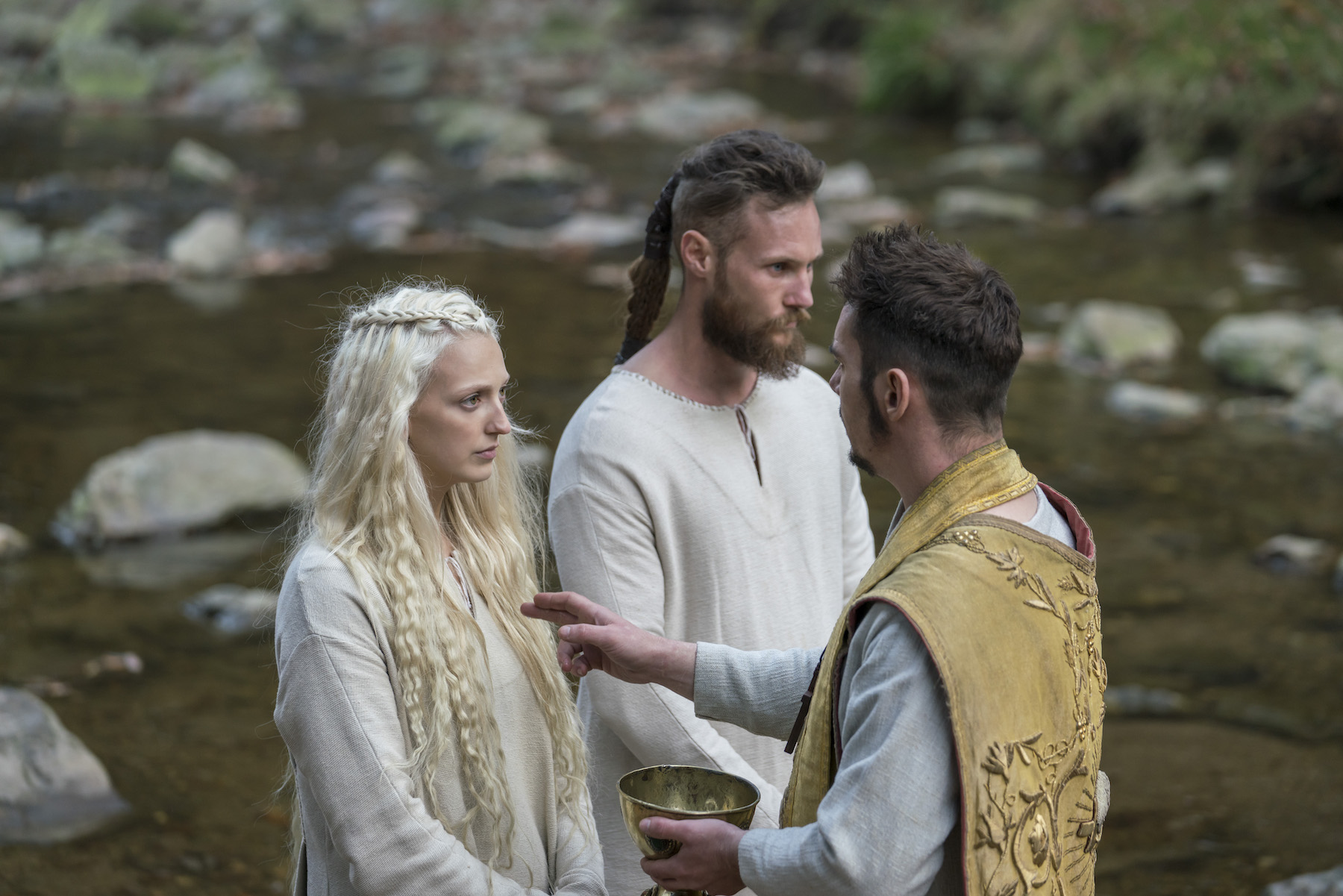 Ubbe y Torvi se convierten al cristianismo en 'Vikings'