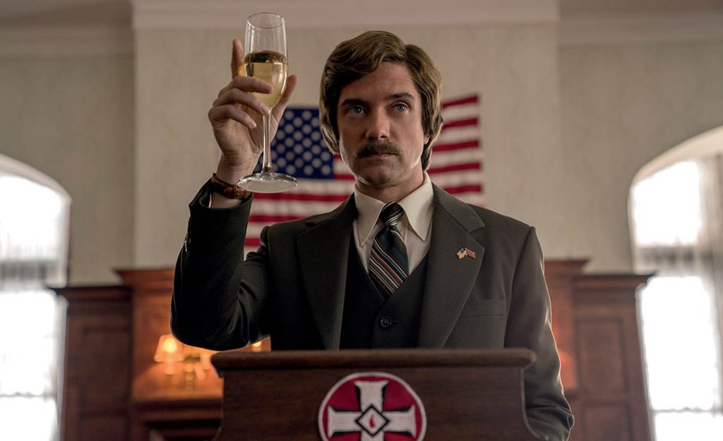 Topher Grace da vida al líder del KKK David Duke en 'Infiltrado en el KKKlan'