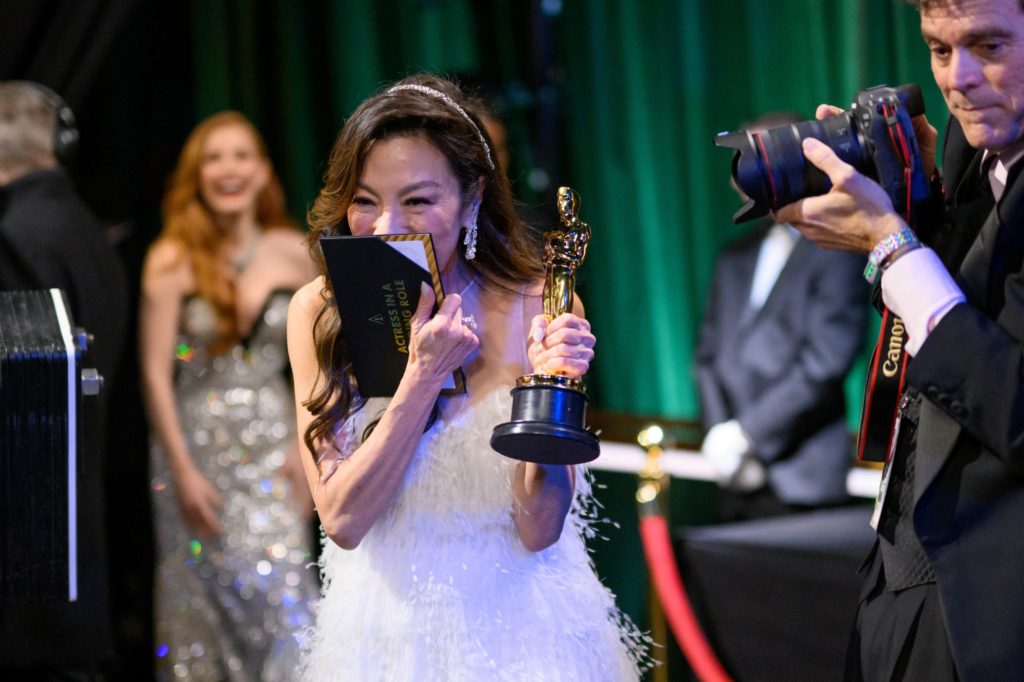 Michelle Yeoh ha ganado el Oscar a Mejor Actriz por ‘Todo a la vez en todas partes’