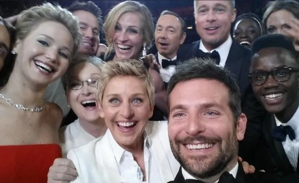 Cannes prohíbe los selfies al considerarlos “ridículos y grotescos”