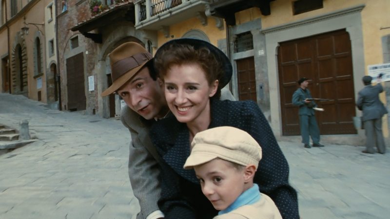 ‘La vida es bella’, una de las películas qué ver si quieres emocionarte, riendo y llorando a partes iguales